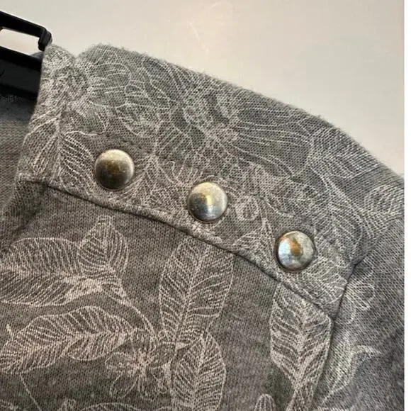 Liz Claiborne Gray Floral Work Top Button Shoulder 3/4 Sleeve Size L - Picture 5 of 7
